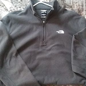 North face pull over